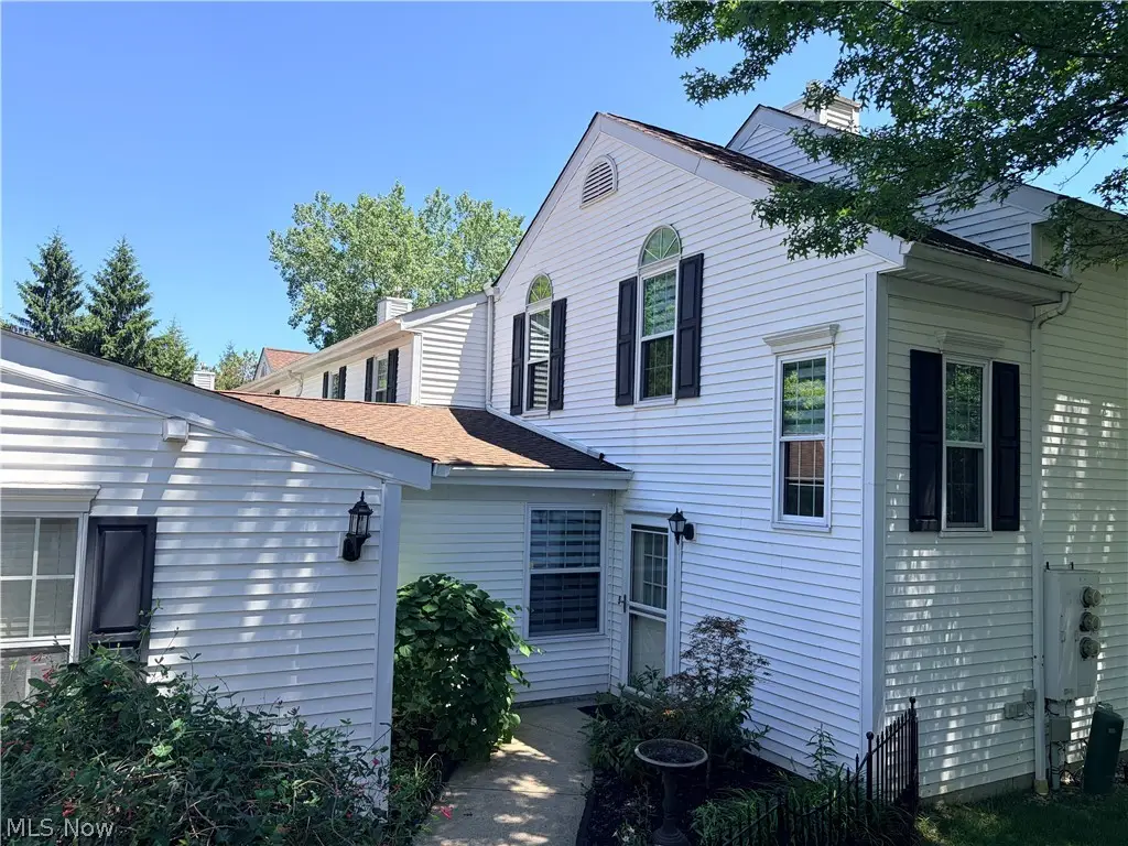 7121 W Cross Creek Trail, Brecksville, OH 44141 - #1