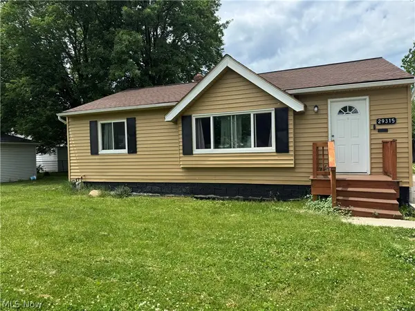29315 Fairway Boulevard, Willowick, OH 44095
