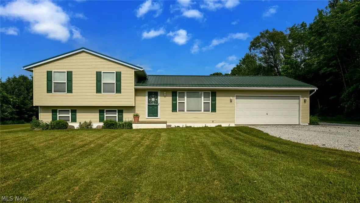 2609 Erhart Road, Liverpool, OH 44280 - #1