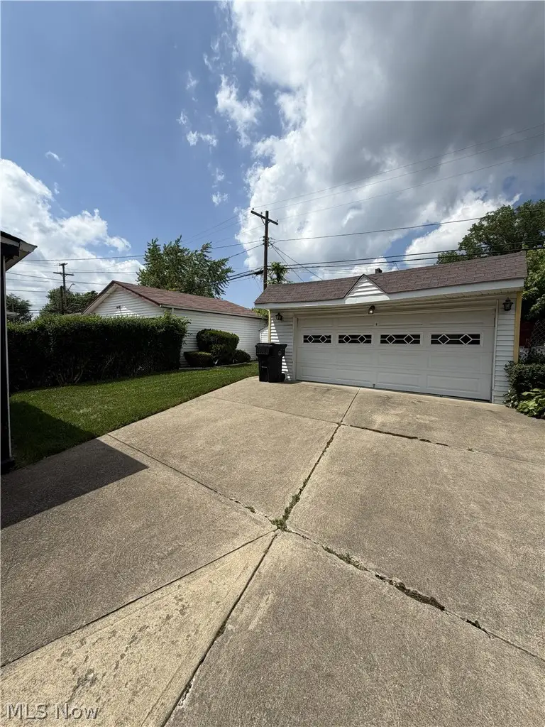 16109 Walden Avenue, Cleveland, OH 44128 - #2
