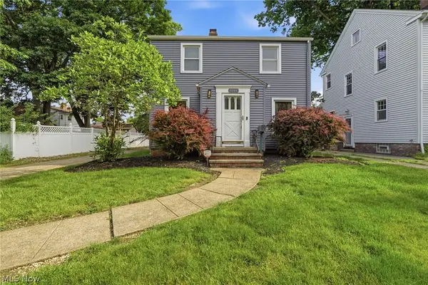 9704 Elsmere Drive, Parma, OH 44130