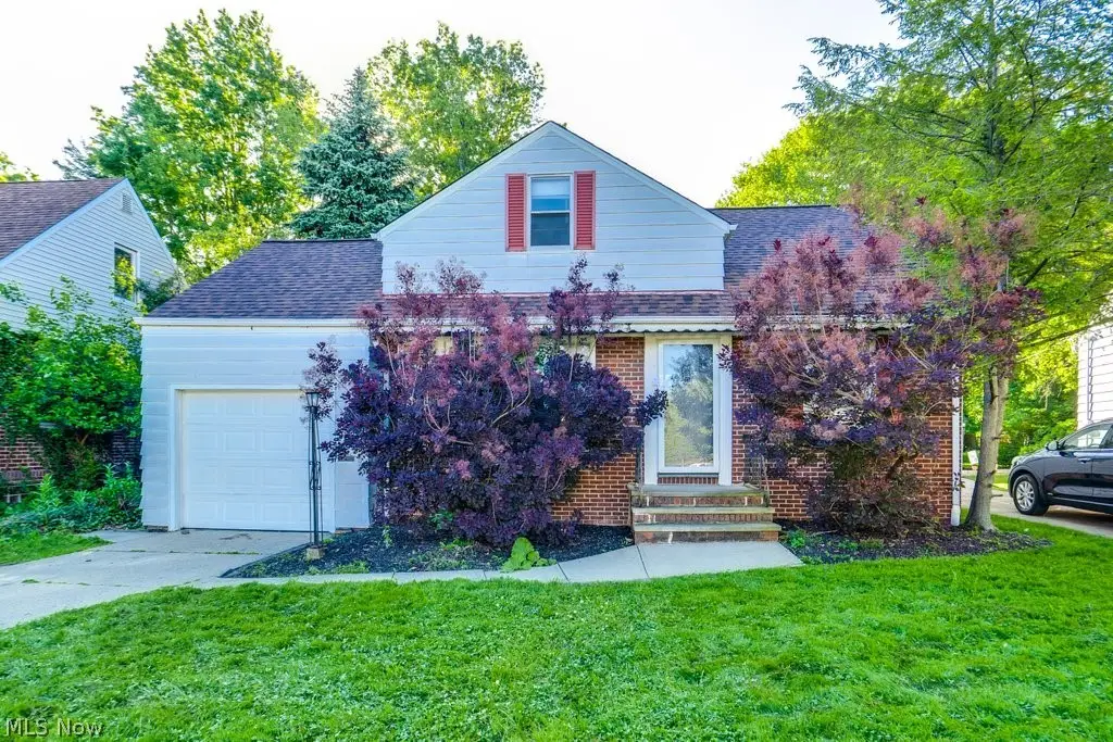 251 E 286th Street, Willowick, OH 44095 - #1