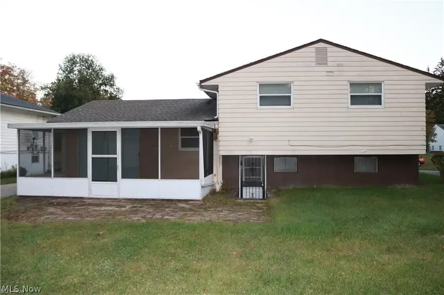 6538 Pau Pau Court, Bedford Heights, OH 44146 - #2
