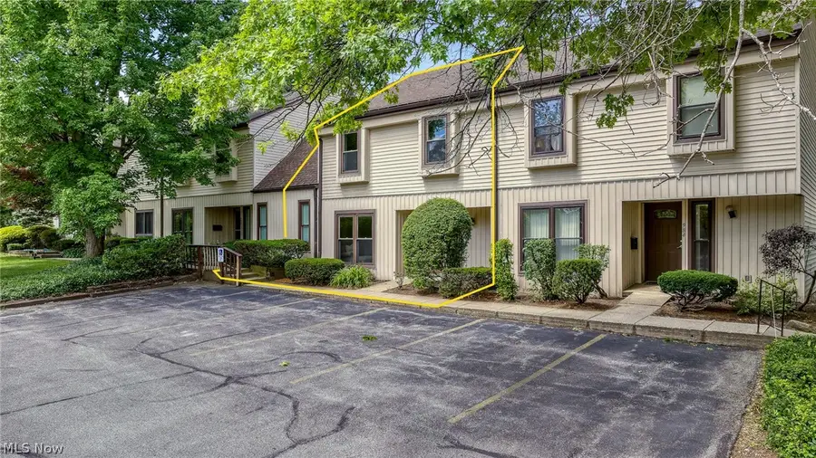 988 Som Center Road #E2, Mayfield, OH 44143 - #3