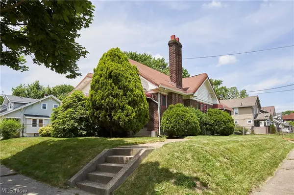939 Lovers Lane, Akron, OH 44306