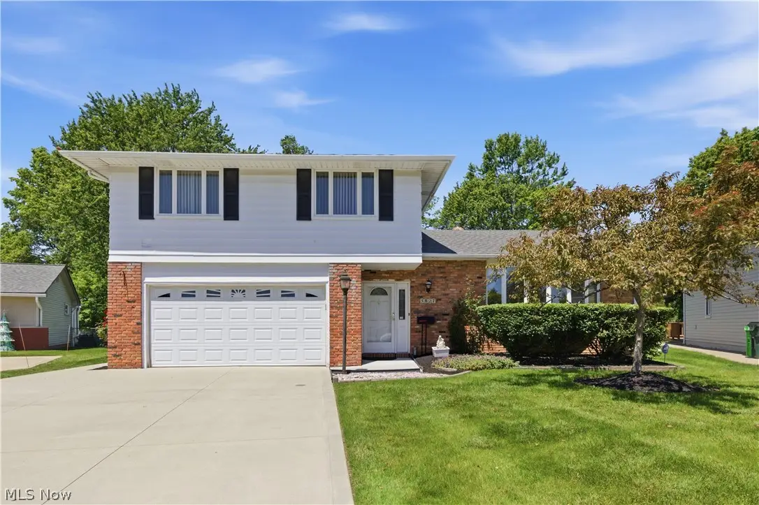 5827 Ashcroft Drive, Mayfield Heights, OH 44124 - #1