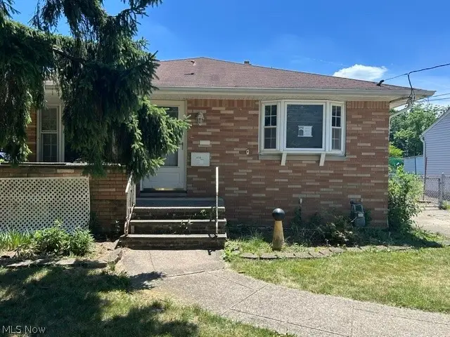 10761 Meadowbrook Drive, Parma Heights, OH 44130 - #1