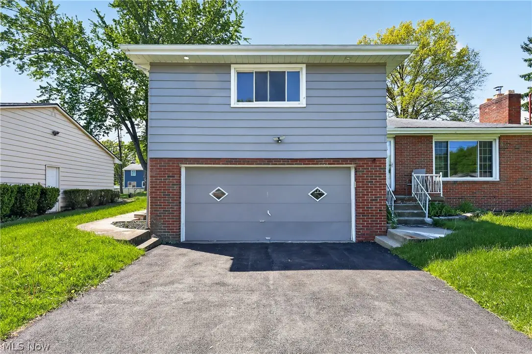515 Murray Hill Drive, Youngstown, OH 44505 - #1