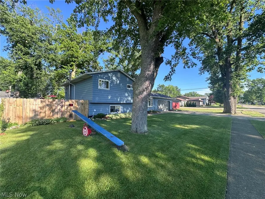 693 Hollywood Avenue, Sheffield Lake, OH 44054 - #2