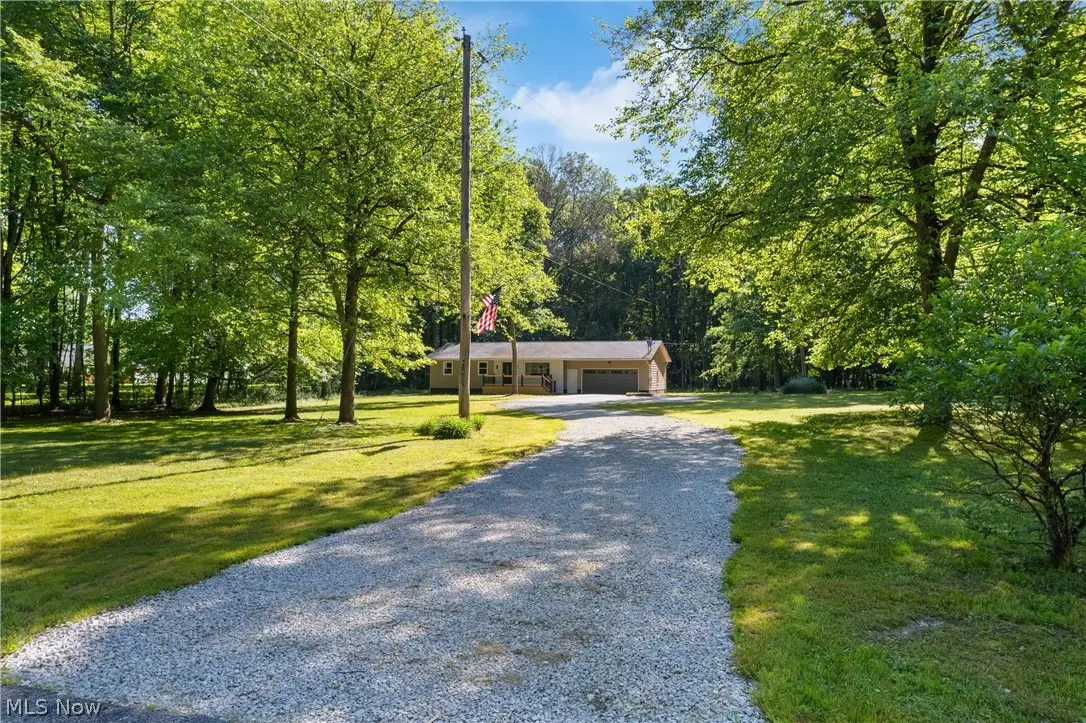 1075 River Road, Lake Milton, OH 44429 - #1