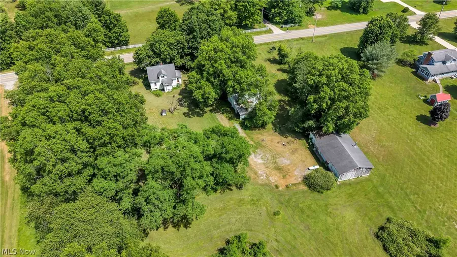 3356 S Leavitt Sw Road, Lordstown, OH 44481 - #2