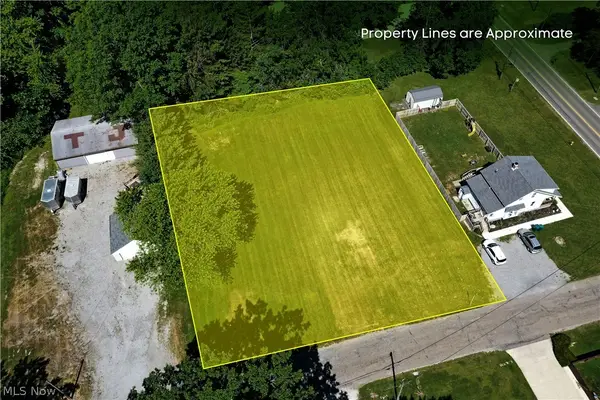 Myrtle Nw Avenue, Warren, OH 44483