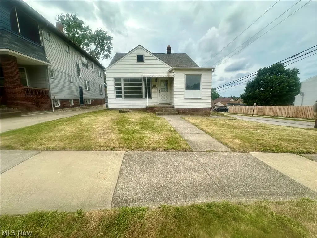 4904 E 90th Street, Garfield Heights, OH 44125 - #1