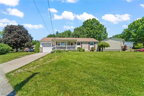 1005 Leslie Lane, Girard, OH 44420