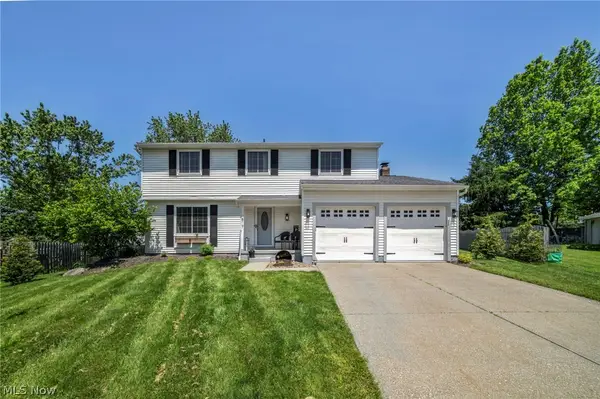817 Glencairn Lane, Brunswick, OH 44212