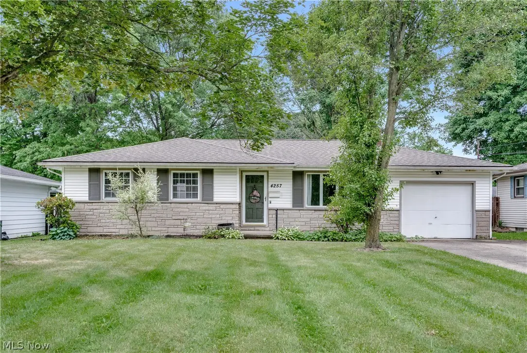 4257 Selkirk Avenue, Austintown, OH 44511 - #1