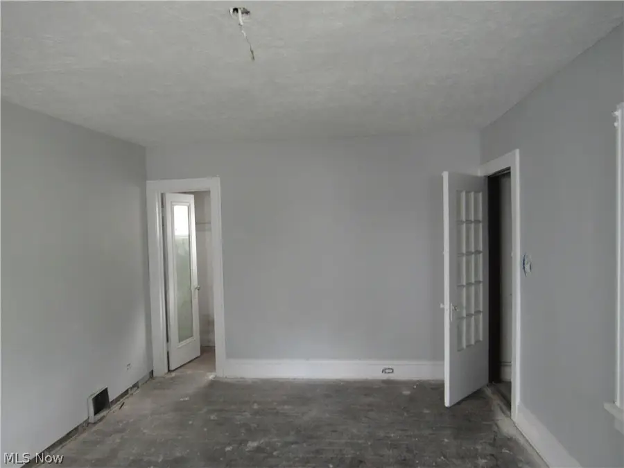 889 E 128th Street, Cleveland, OH 44108 - #3