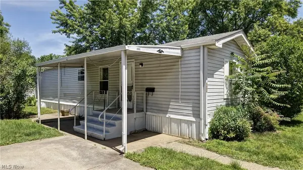 122 Pompano Se Lane, New Philadelphia, OH 44663
