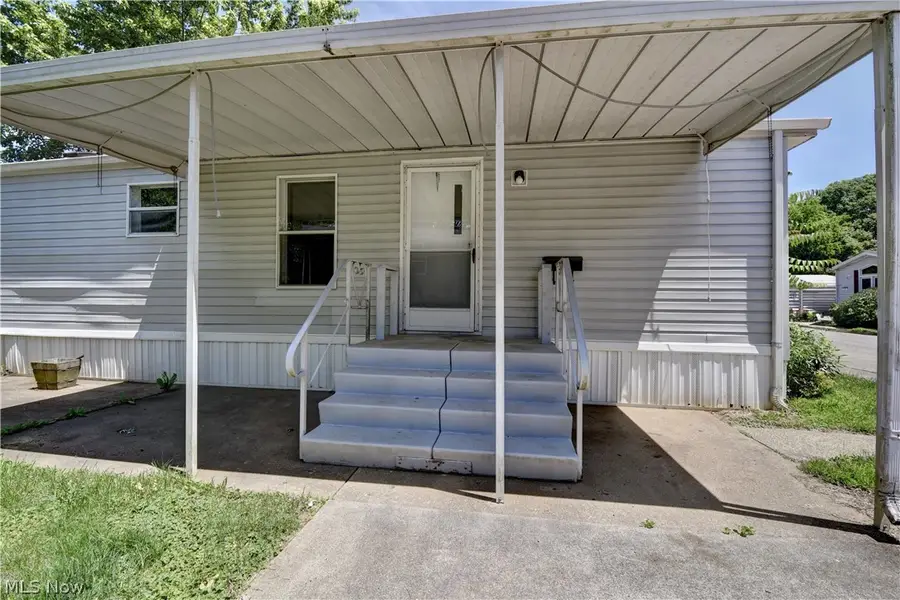 122 Pompano Se Lane, New Philadelphia, OH 44663 - #2