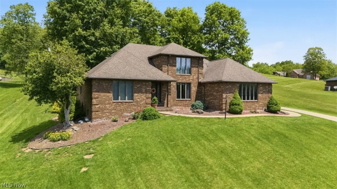715 Oxbow Road, Belpre, OH 45714 - #1