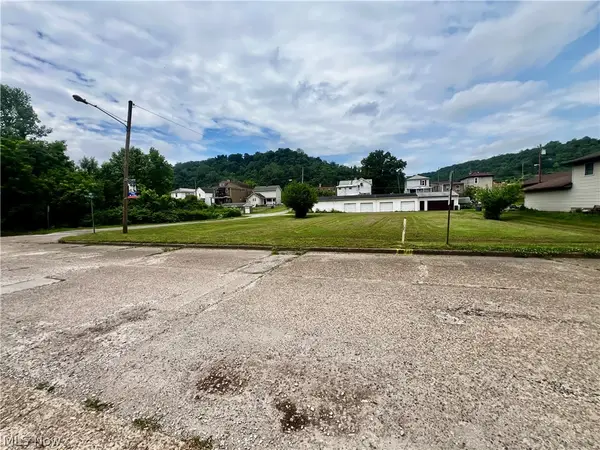3rd Street, Yorkville, OH 43971