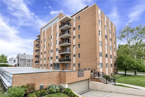 12029 Clifton Boulevard #204, Lakewood, OH 44107