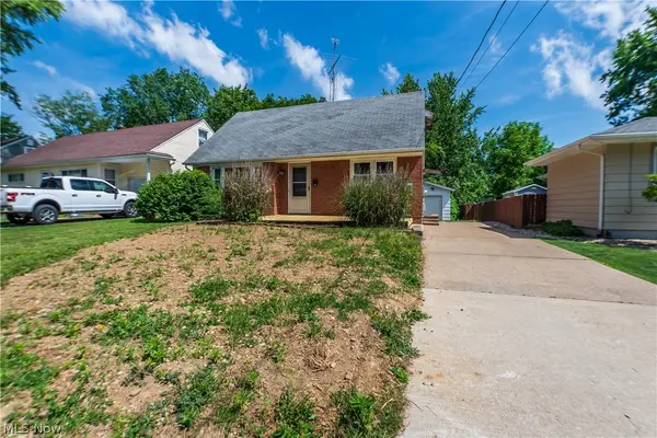 1703 41st Nw Street, Canton, OH 44709