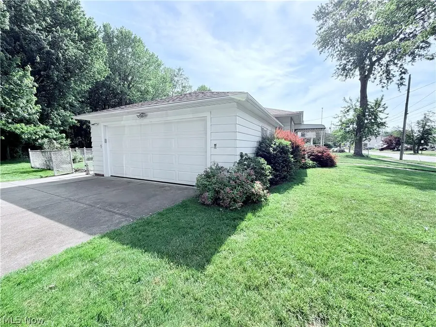 10121 Jasper Road, Cleveland, OH 44111 - #2