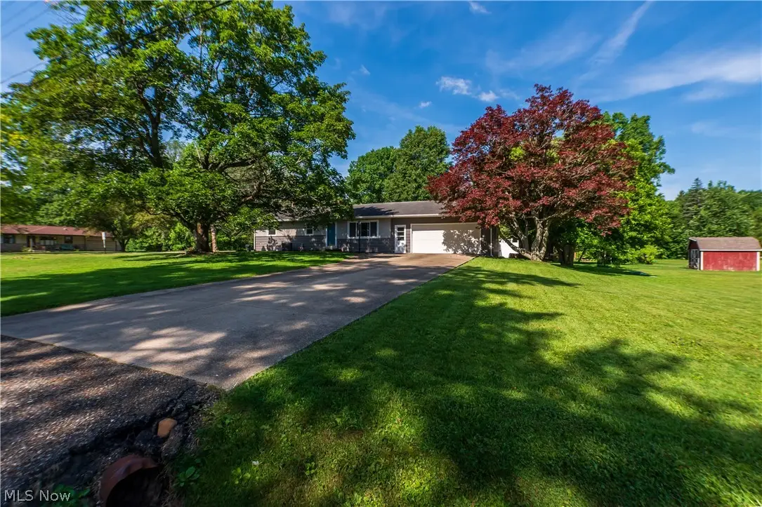 11255 Eleanor Ne Avenue, Hartville, OH 44632 - #1