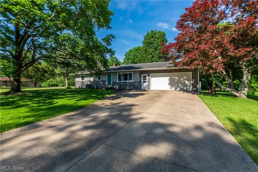 11255 Eleanor Ne Avenue, Hartville, OH 44632 - #3