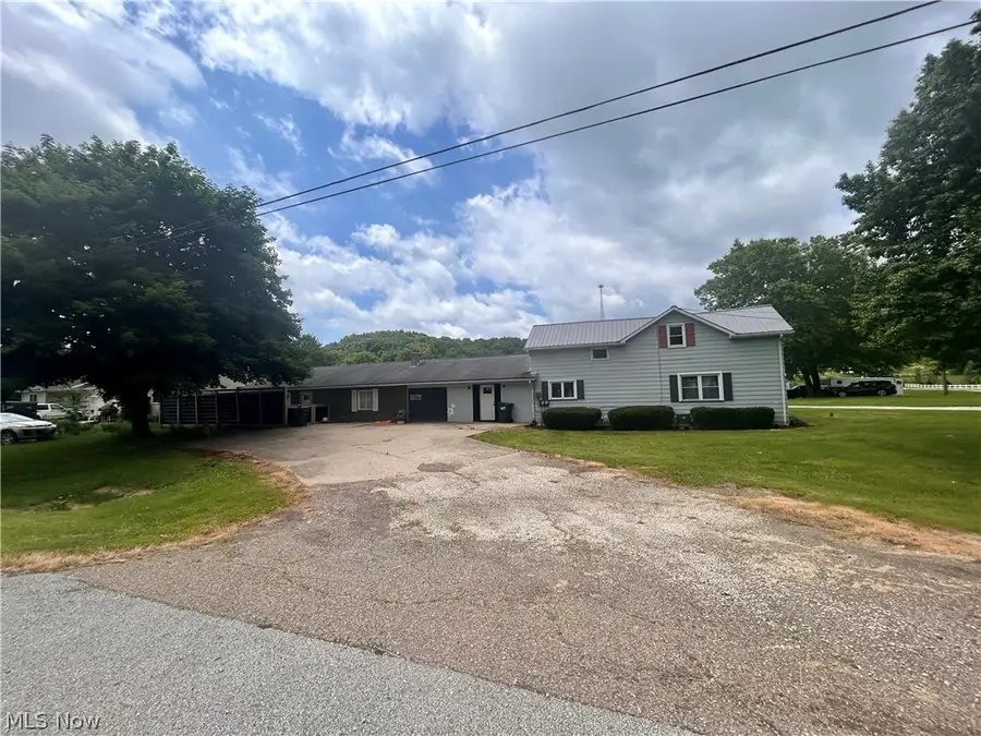 2722 State Route 416 S.e., New Philadelphia, OH 44663 - #2