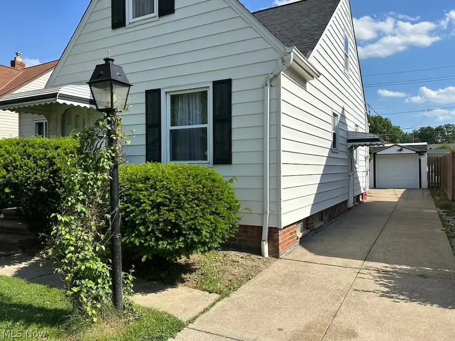 1011 Parkleigh Drive, Parma, OH 44134 - #2