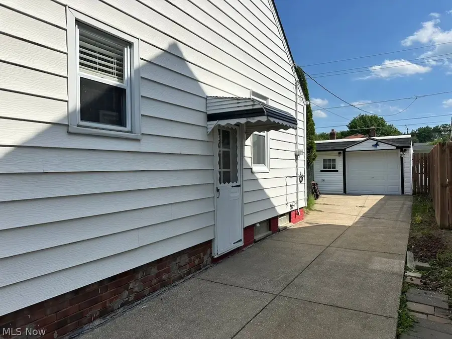 1011 Parkleigh Drive, Parma, OH 44134 - #3