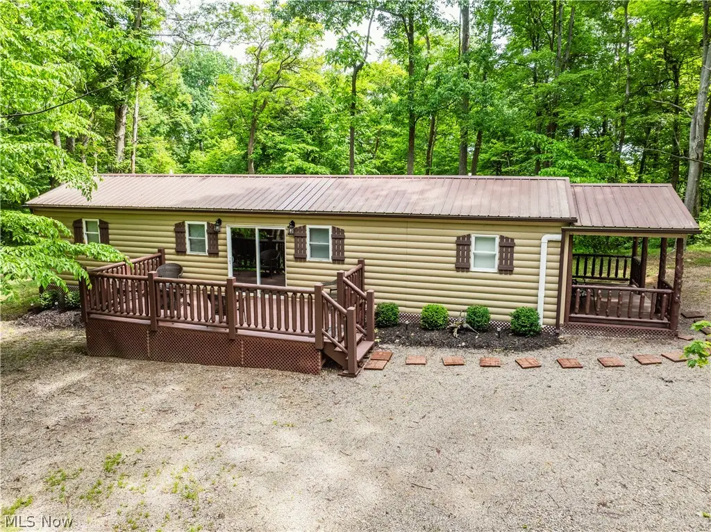 5674 Pleasant Valley Rd, Nashport, OH 43830 - #1
