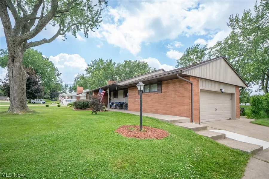 6145 Hollydale Ne Avenue, Canton, OH 44721 - #2