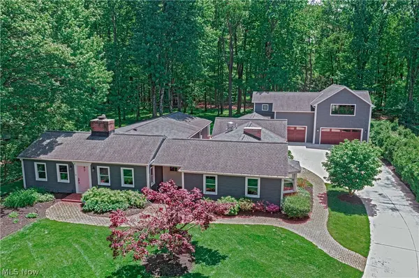 1 Deerfield Drive, Chagrin Falls, OH 44022