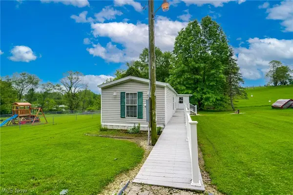 12710 Lisbon Se Street, Paris, OH 44669