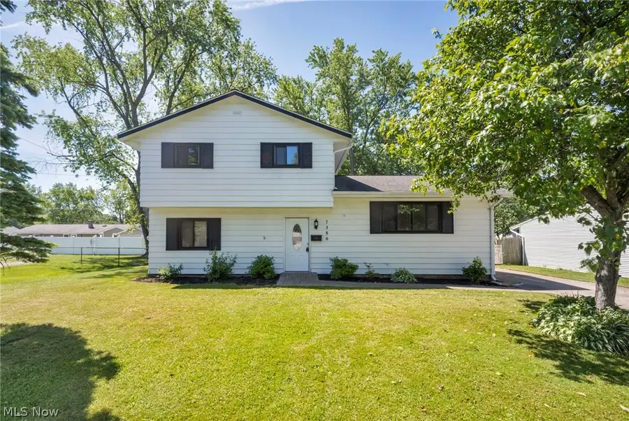 7386 Primrose Drive, Mentor On The Lake, OH 44060 - #2