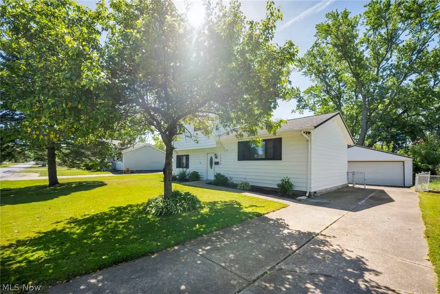 7386 Primrose Drive, Mentor On The Lake, OH 44060 - #3