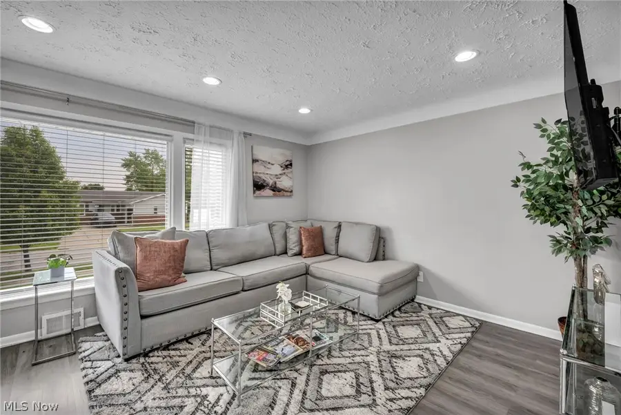 23733 Shurmer Drive, Warrensville Heights, OH 44128 - #2
