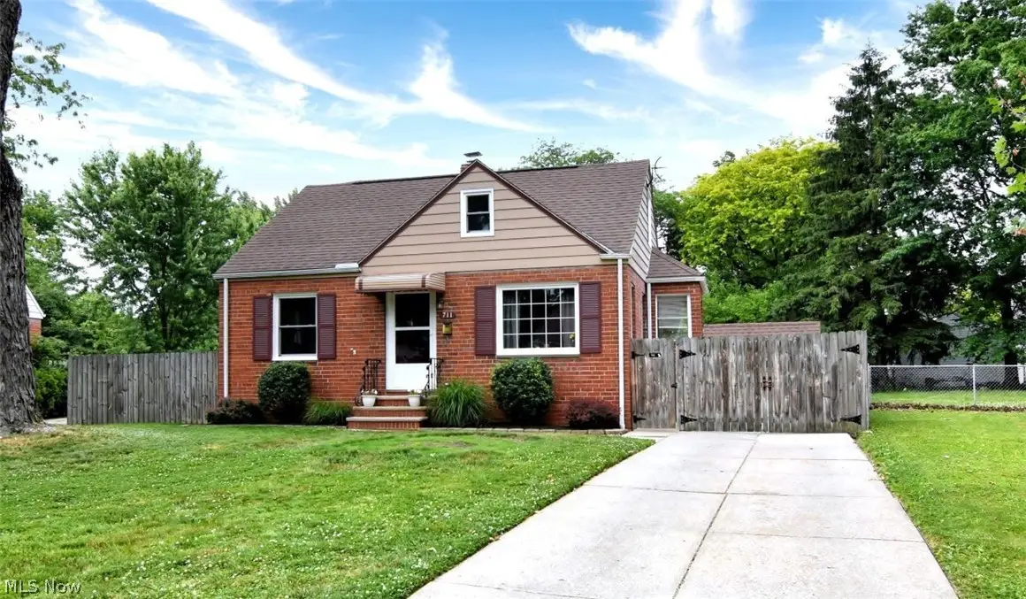 711 E 256th Street, Euclid, OH 44132 - #1