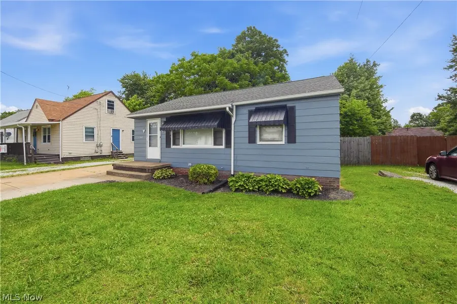 2806 Harmont Ne Avenue, Canton, OH 44705 - #3