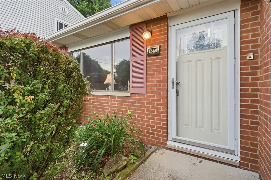 6670 Glenallen Avenue, Solon, OH 44139 - #3