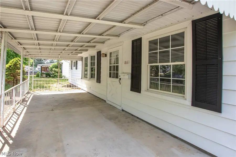 861 Oak Street, Elyria, OH 44035 - #3
