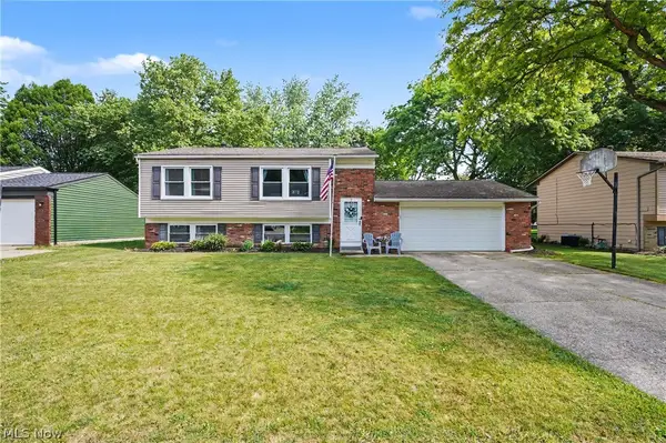 26930 Southwood Lane, Olmsted Falls, OH 44138