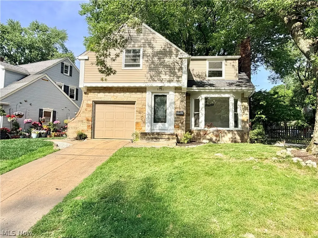 5751 Onaway Oval, Parma, OH 44130 - #1