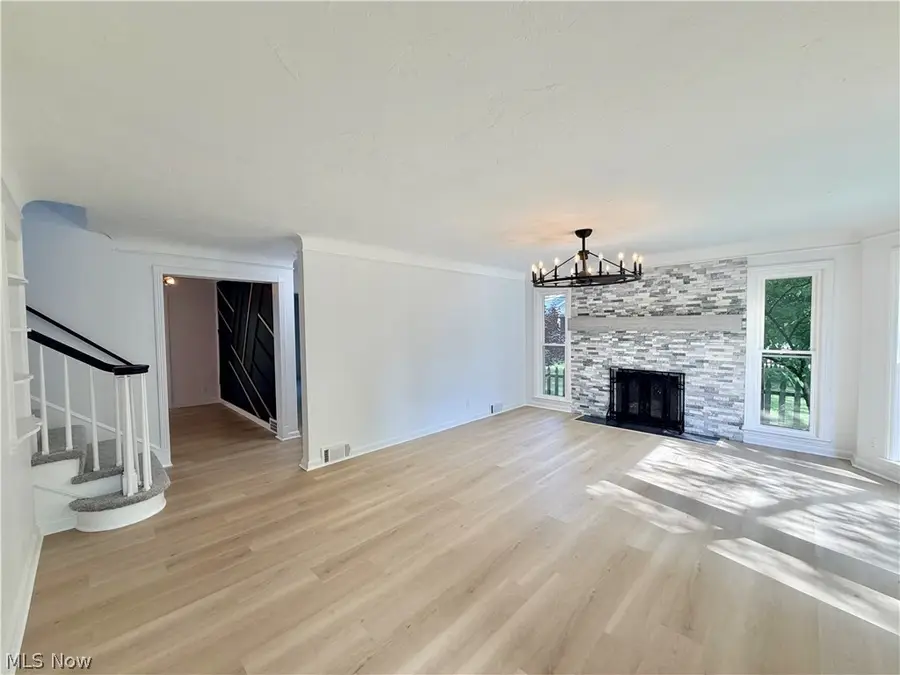 5751 Onaway Oval, Parma, OH 44130 - #3