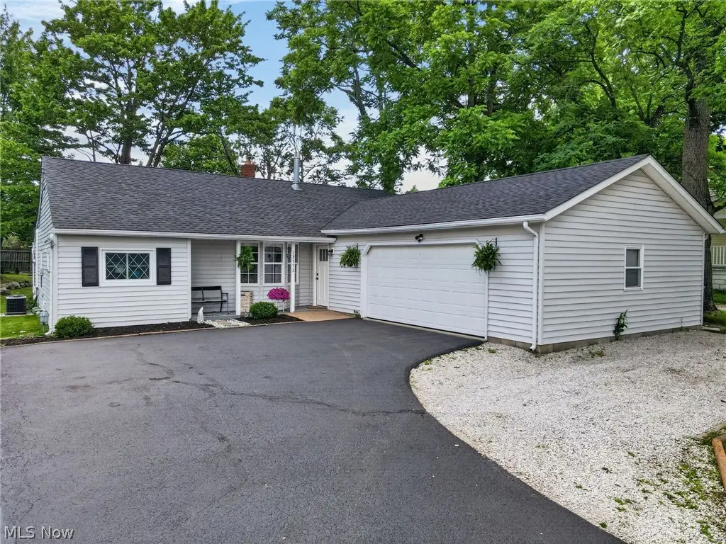13772 Carlton Street, Burton, OH 44021 - #1