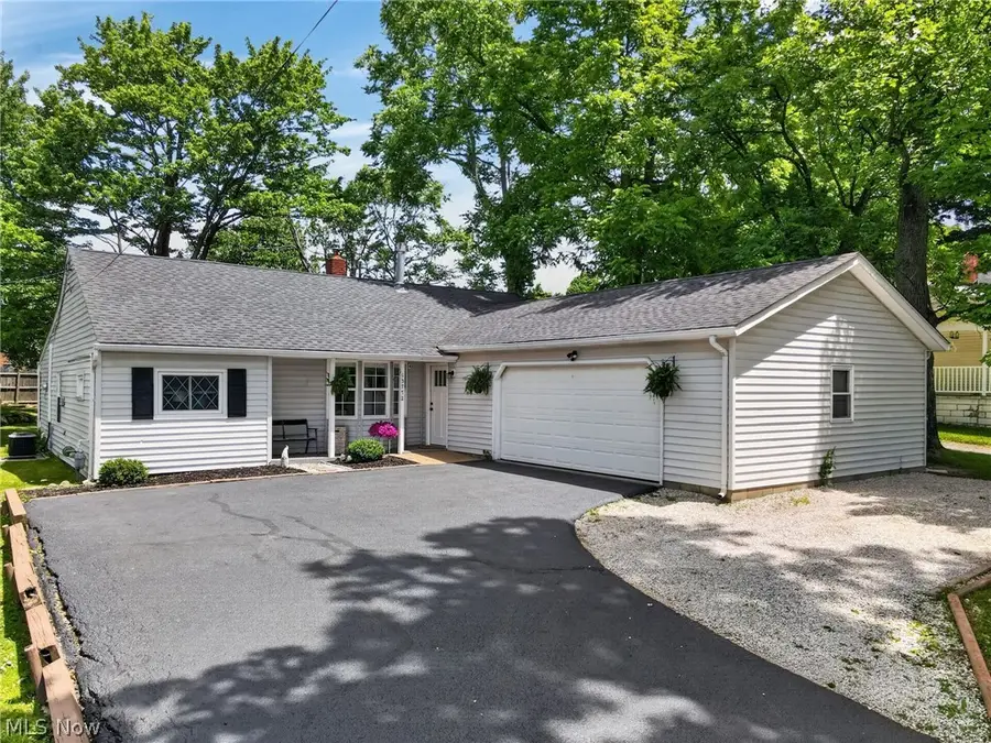 13772 Carlton Street, Burton, OH 44021 - #3