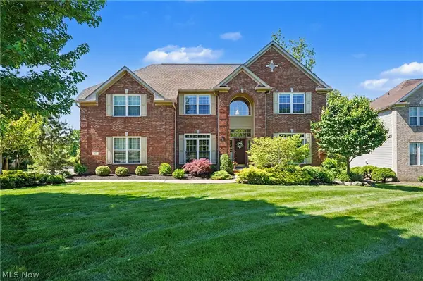 975 W Parkway Boulevard, Aurora, OH 44202